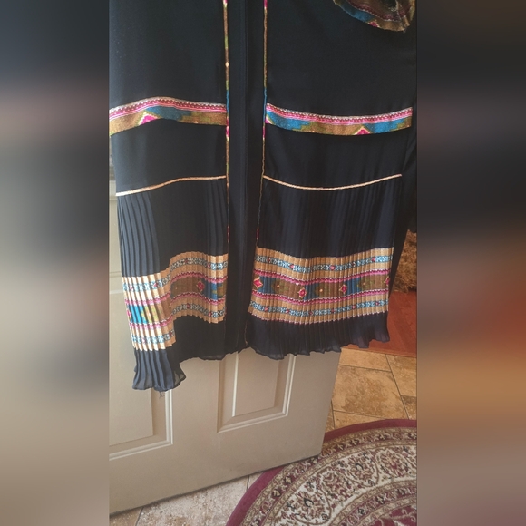 ✨ Trendy & Unique Abaya – Modern Elegance Meets Tradition ✨ - Picture 6 of 9